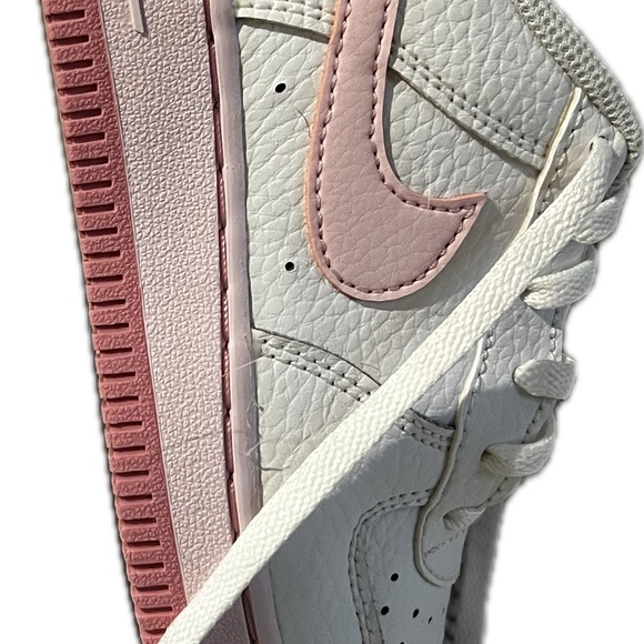 Girls Nike Air Force One pink/white - Picture 4 of 6